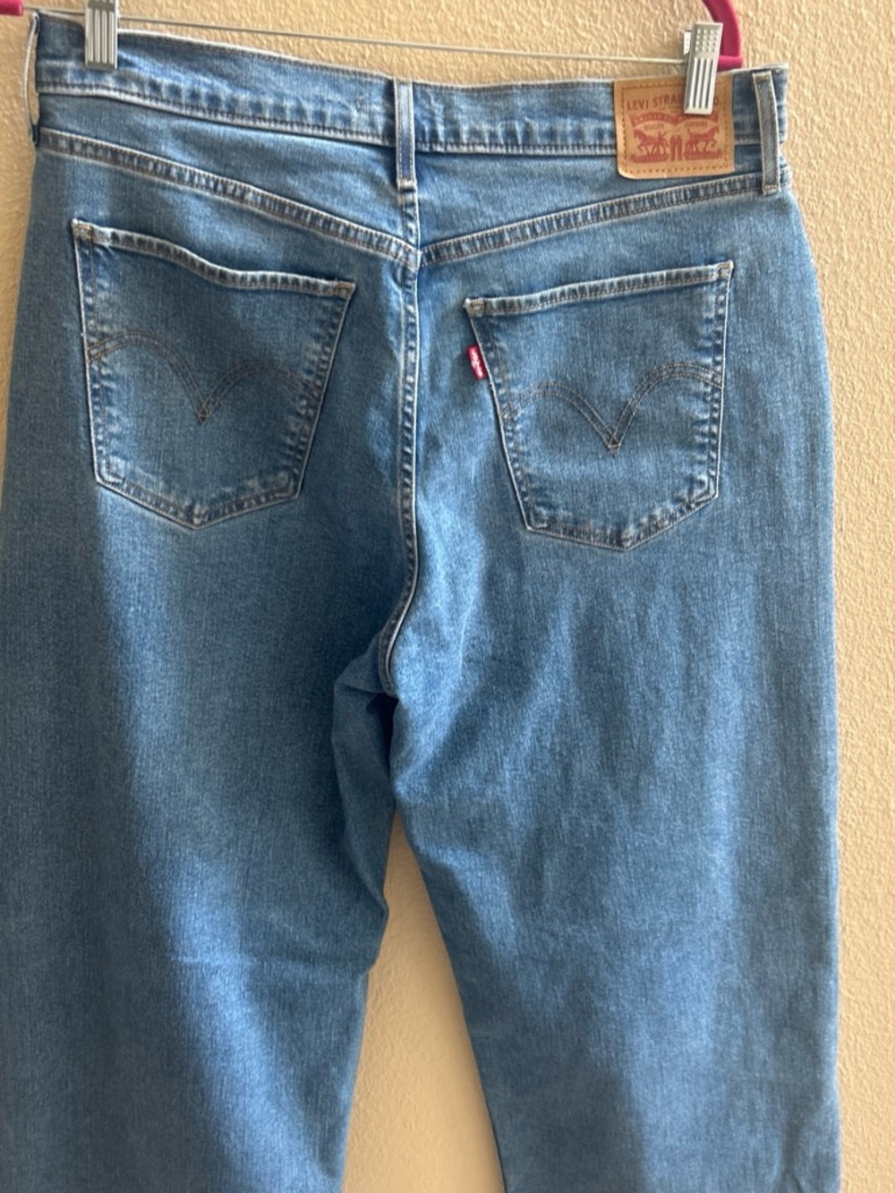Levi's Men's Light Blue Relaxed Denim Jeans
